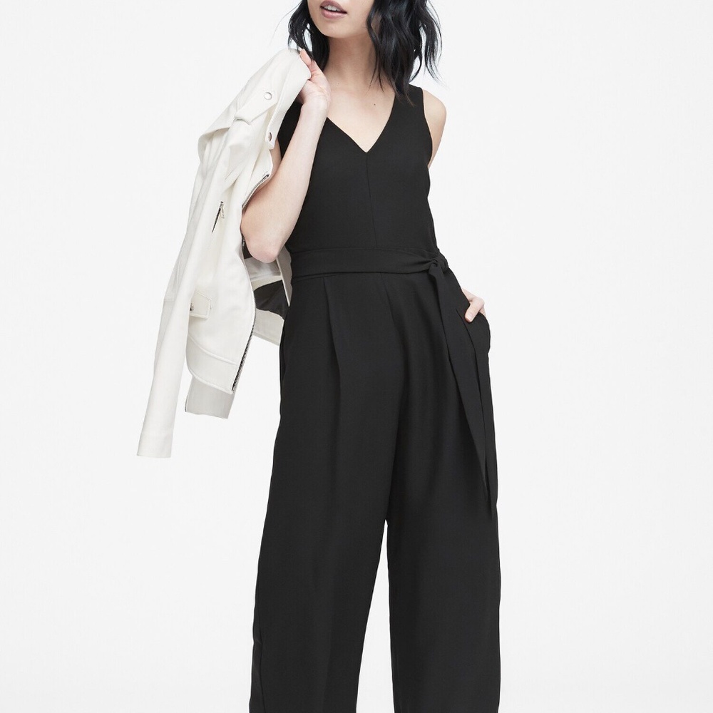 NWT BANANA REPUBLIC Black V-Neck Jumpsuit